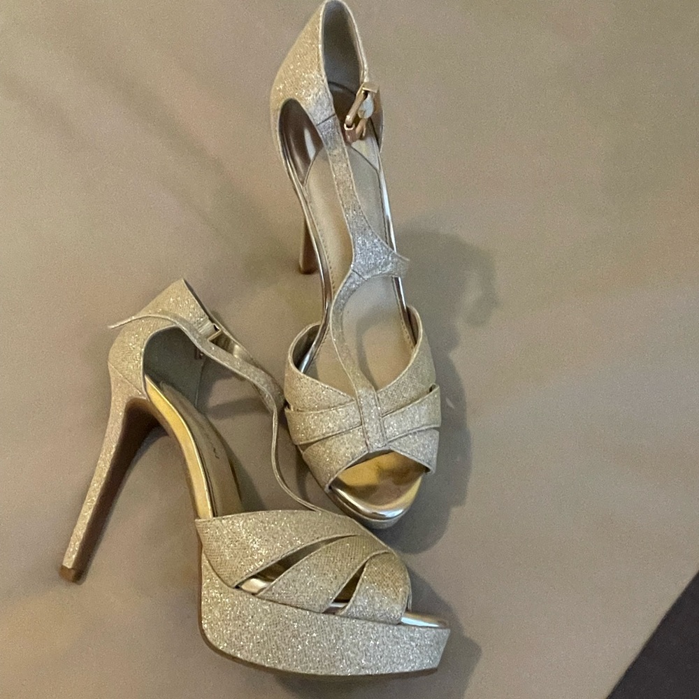 Gianni Bini sparkly gold heels